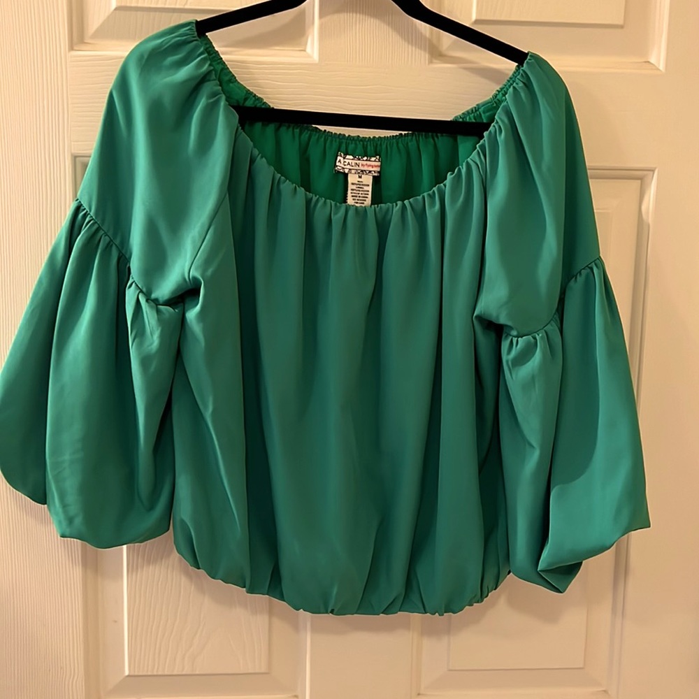 A Calin - Size M - Great St Patrick’s Day top! Only worn once!